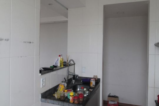 Cozinha de apartamento para alugar com 2 quartos, 43m² em Jardim Itau, Belo Horizonte