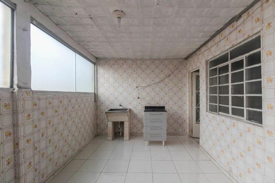 Área de Serviço 2 de casa à venda com 17 quartos, 250m² em Cidade Continental, São Paulo