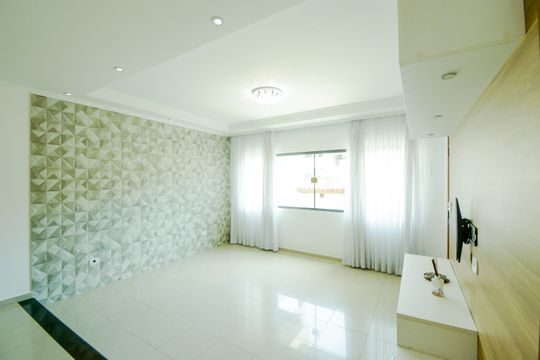 Sala de casa para alugar com 2 quartos, 100m² em Jardim Valeria, Guarulhos