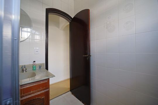 Banheiro de casa para alugar com 2 quartos, 70m² em Vila Ré, São Paulo