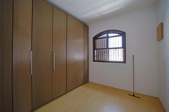 Quarto 2 de casa para alugar com 2 quartos, 70m² em Vila Ré, São Paulo