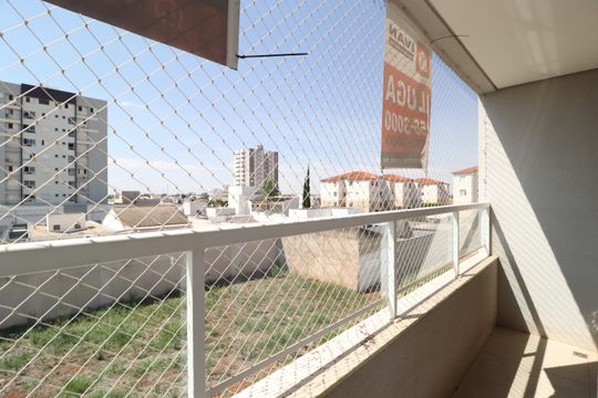 Varanda gourmet de apartamento para alugar com 2 quartos, 68m² em Novo Mundo, Uberlândia