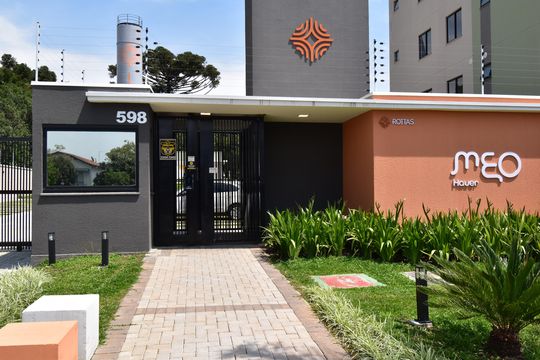 Fachada do condomínio de apartamento para alugar com 3 quartos, 64m² em Hauer, Curitiba