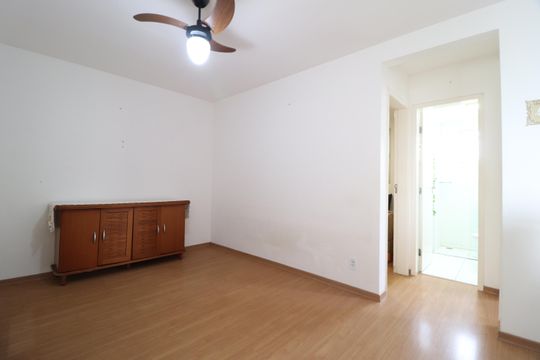 Sala de apartamento para alugar com 2 quartos, 44m² em Chácaras Tubalina E Quartel, Uberlândia