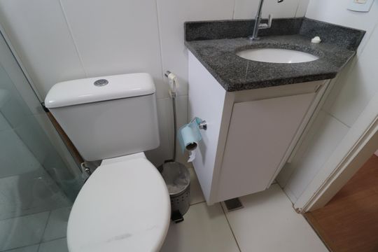 Banheiro Social de apartamento para alugar com 2 quartos, 44m² em Chácaras Tubalina E Quartel, Uberlândia