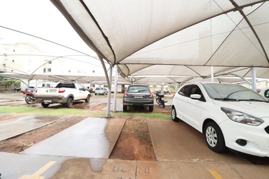 Garagem de apartamento para alugar com 2 quartos, 44m² em Chácaras Tubalina E Quartel, Uberlândia