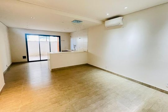 Sala de casa de condomínio para alugar com 4 quartos, 155m² em Parque Rincao, Cotia