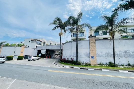 Fachada de casa de condomínio para alugar com 4 quartos, 155m² em Parque Rincao, Cotia