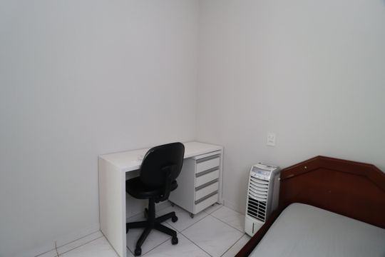 Quarto 1 de apartamento para alugar com 2 quartos, 65m² em Santa Mônica, Uberlândia