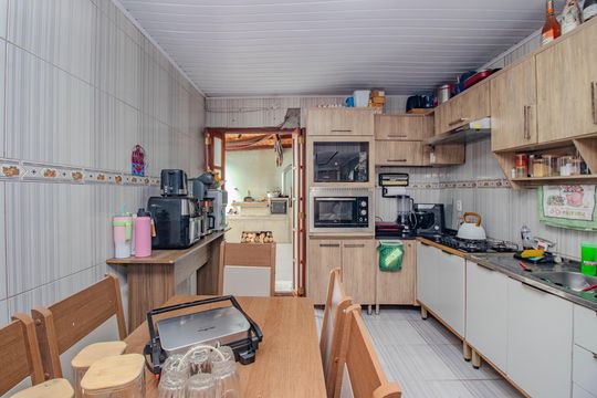 Cozinha de casa à venda com 3 quartos, 73m² em Morro Santana, Porto Alegre