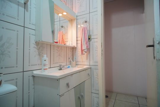 Banheiro 1 de casa à venda com 3 quartos, 80m² em Canudos, Novo Hamburgo