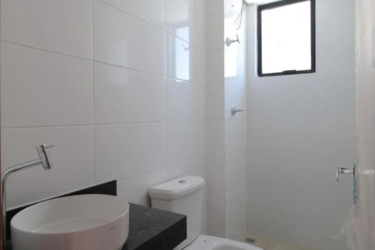 Banheiro social de apartamento para alugar com 2 quartos, 54m² em São Gotardo, Belo Horizonte
