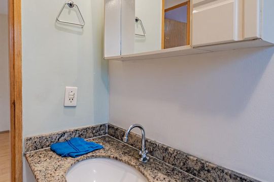 Banheiro de apartamento à venda com 2 quartos, 61m² em Jardim Santa Emilia, São Paulo