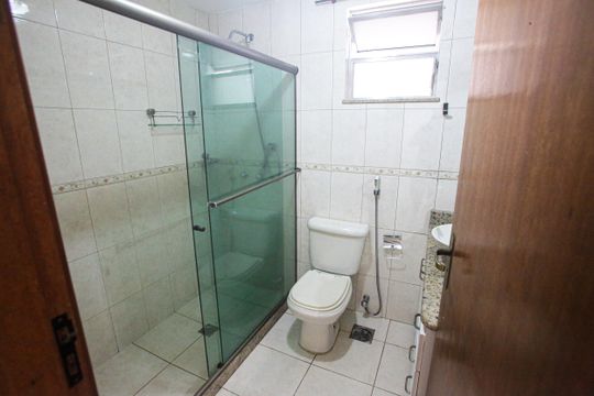 Banheiro Social de casa para alugar com 3 quartos, 100m² em Taquara, Rio de Janeiro