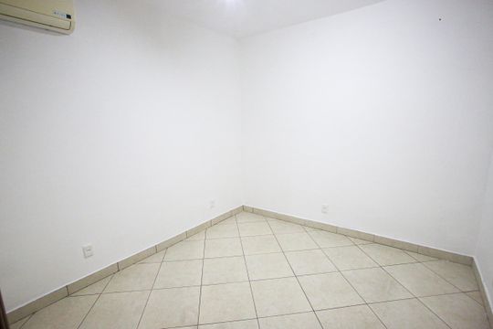 Quarto 2 de casa para alugar com 3 quartos, 100m² em Taquara, Rio de Janeiro