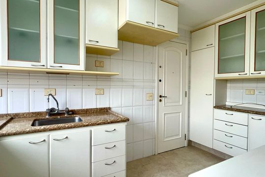 Cozinha de apartamento à venda com 3 quartos, 100m² em Pinheiros, São Paulo