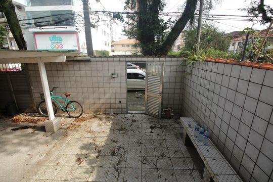 Quintal de casa para alugar com 4 quartos, 220m² em Boqueirão, Santos