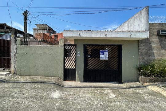 Fachada+Placa  de casa para alugar com 2 quartos, 70m² em Parque Guaianazes, São Paulo