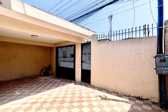 Garagem de casa para alugar com 2 quartos, 70m² em Parque Guaianazes, São Paulo