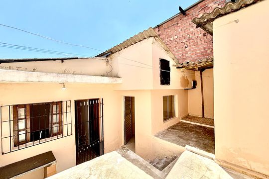 Quintal de casa para alugar com 2 quartos, 70m² em Parque Guaianazes, São Paulo