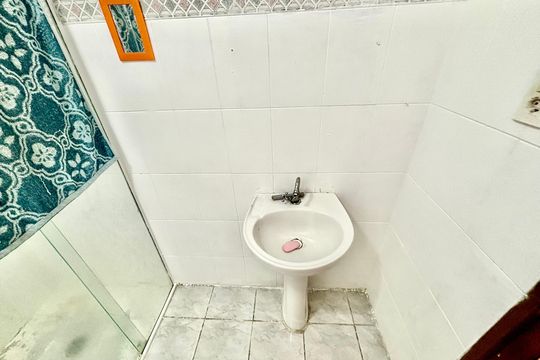 Banheiro de casa para alugar com 2 quartos, 70m² em Parque Guaianazes, São Paulo
