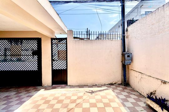 Garagem de casa para alugar com 2 quartos, 70m² em Parque Guaianazes, São Paulo