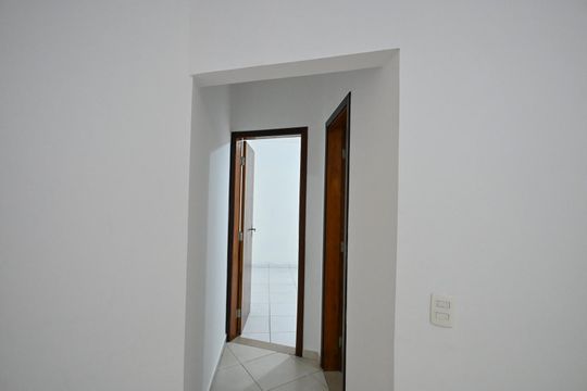 Corredor de apartamento para alugar com 1 quarto, 57m² em Parque Reboucas, São Paulo