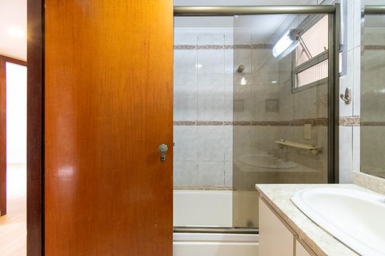 Banheiro Social de apartamento para alugar com 3 quartos, 126m² em Vila Mascote, São Paulo