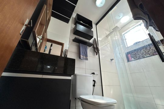 Casa à venda com 2 quartos, 180m² em Nacional, Contagem