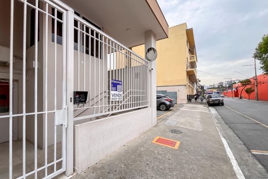 Fachada + plaquinha de apartamento à venda com 2 quartos, 68m² em Fundação, São Caetano do Sul