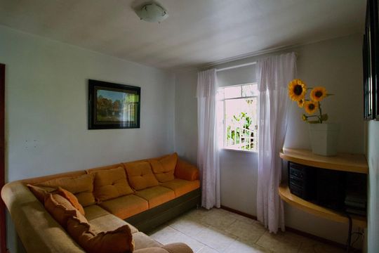 Sala de TV de casa para alugar com 3 quartos, 360m² em Barreirinha, Curitiba