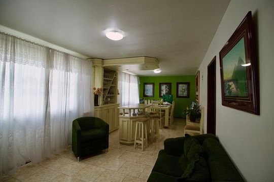 Casa à venda com 3 quartos, 360m² em Barreirinha, Curitiba