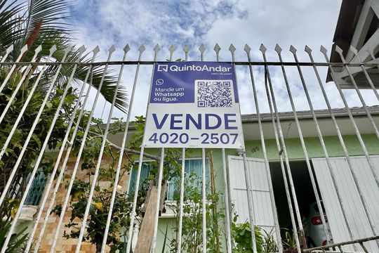 Placa QA KZVW-11 de casa à venda com 3 quartos, 360m² em Barreirinha, Curitiba