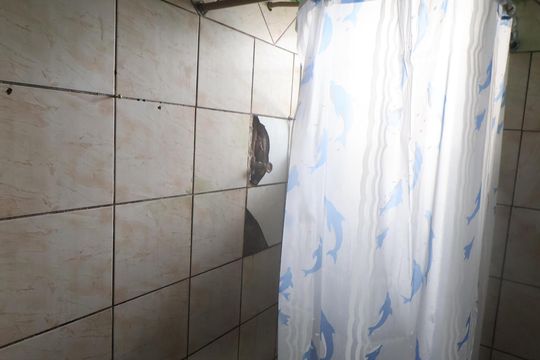 Banheiro de casa à venda com 4 quartos, 50m² em Olaria, Canoas