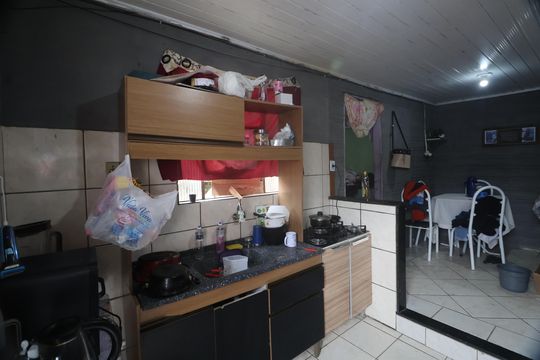 Sala/Cozinha de casa à venda com 4 quartos, 50m² em Olaria, Canoas