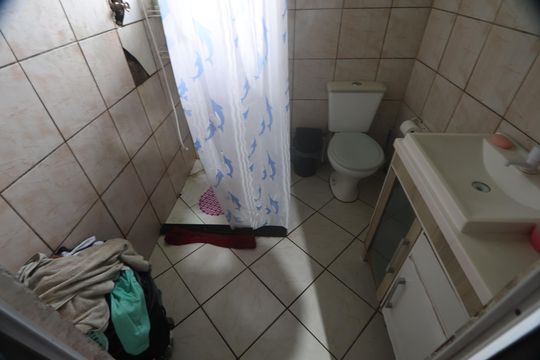 Banheiro de casa à venda com 4 quartos, 50m² em Olaria, Canoas