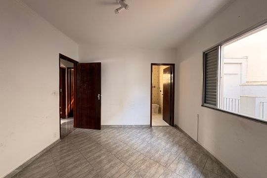 Suite  de casa para alugar com 3 quartos, 168m² em Vila Gilda, Santo André