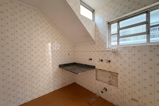 Área de serviço de casa para alugar com 3 quartos, 168m² em Vila Gilda, Santo André