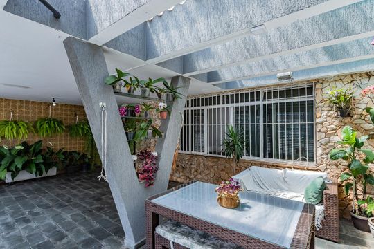 Garagem de casa para alugar com 3 quartos, 180m² em Jardim Sao Ricardo, São Paulo