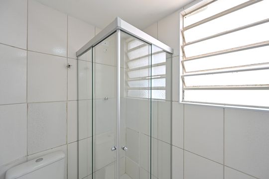 Banheiro Social de kitnet/studio para alugar com 1 quarto, 18m² em Mirandópolis, São Paulo