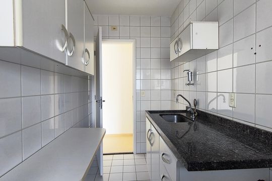 Cozinha de apartamento para alugar com 2 quartos, 65m² em Jardim da Gloria, São Paulo
