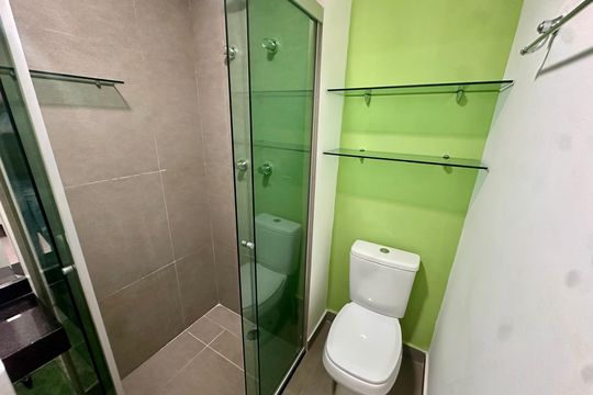 Banheiro de kitnet/studio para alugar com 1 quarto, 25m² em Brooklin, São Paulo