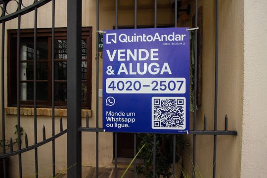 Placa de casa para alugar com 3 quartos, 168m² em Tristeza, Porto Alegre