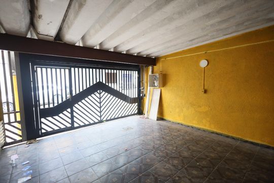 Garagem de casa à venda com 3 quartos, 110m² em Santo Antônio, Osasco