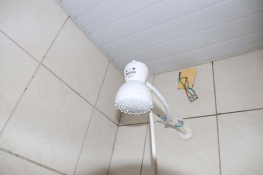 Banheiro de kitnet/studio para alugar com 1 quarto, 45m² em Setor Goiânia 2, Goiânia