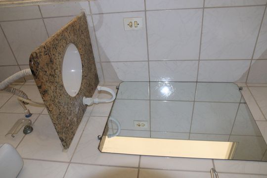 Banheiro de kitnet/studio para alugar com 1 quarto, 45m² em Setor Goiânia 2, Goiânia