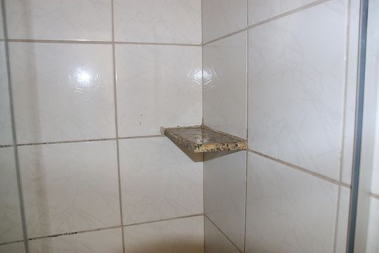 Banheiro de kitnet/studio para alugar com 1 quarto, 45m² em Setor Goiânia 2, Goiânia