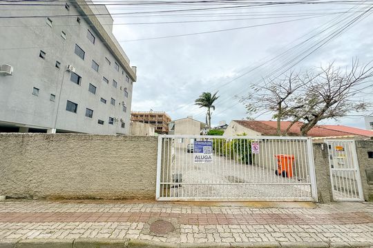 Fachada de apartamento para alugar com 1 quarto, 110m² em Ingleses Centro, Florianópolis