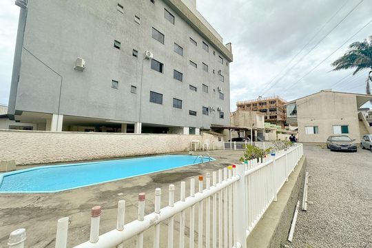 Área comum - Piscina de apartamento para alugar com 1 quarto, 110m² em Ingleses Centro, Florianópolis