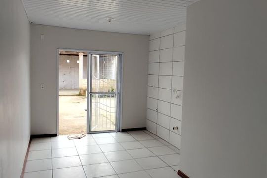 Sala de casa à venda com 2 quartos, 40m² em Restinga, Porto Alegre